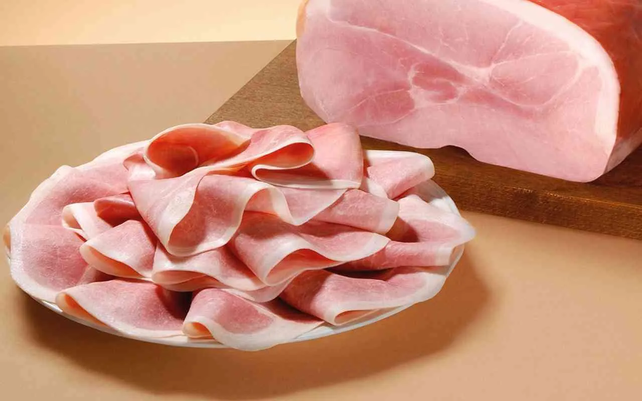 prosciutto cotto che puzza